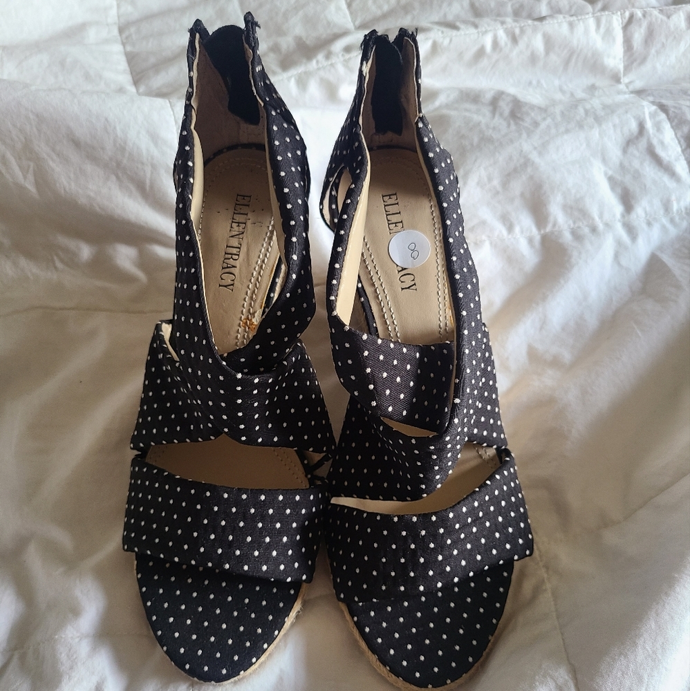 💙Ellen Tracy Polka Dots wedges heels